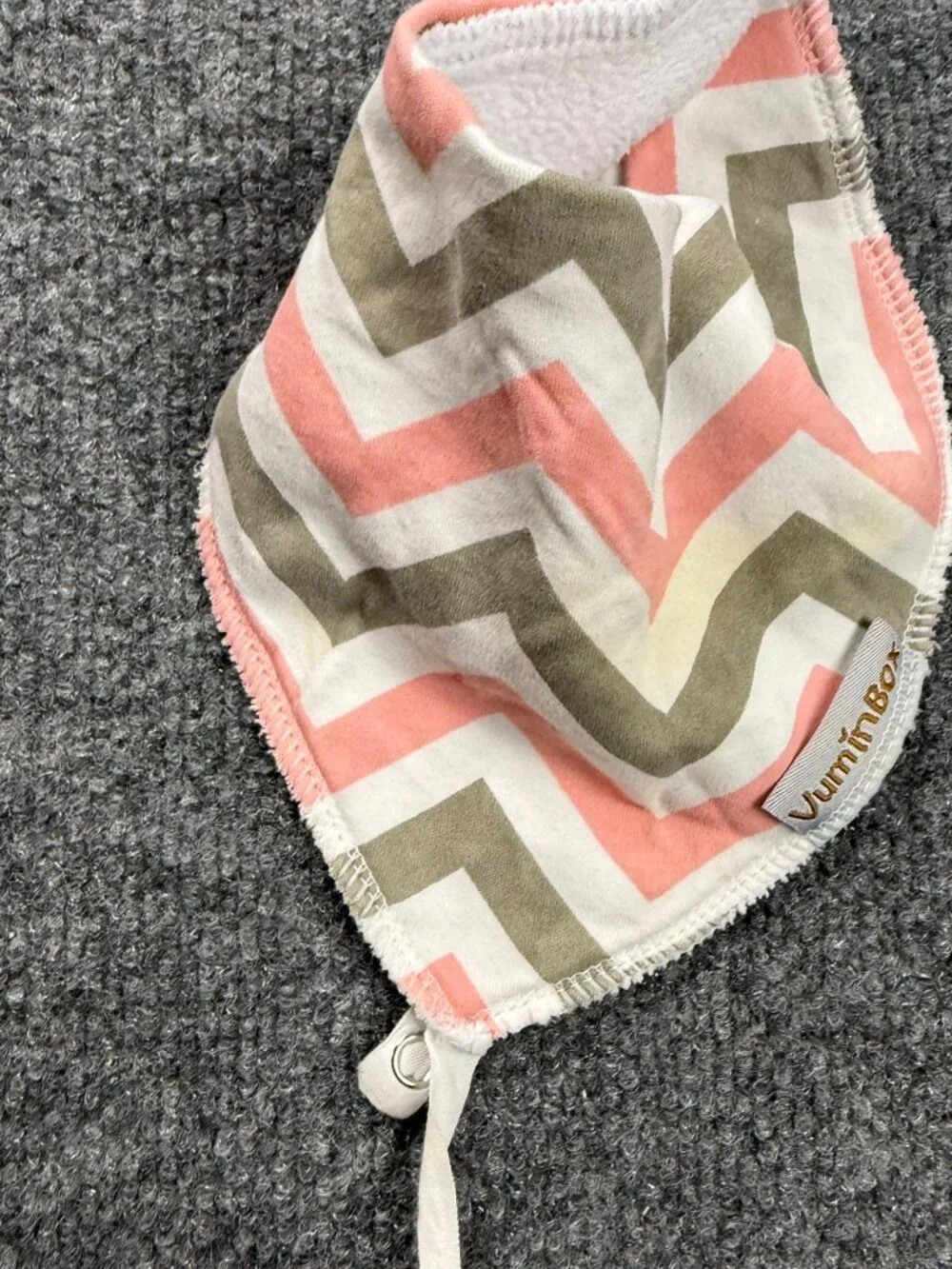 VuminBox Baby Bandana Drool Bib Pink Grey Chevron Pattern Snap Closure